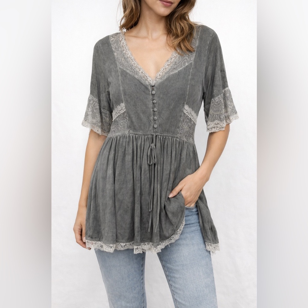 POL Lace Trim Peplum Top Gray Boho Romantic Blouse - Size Small